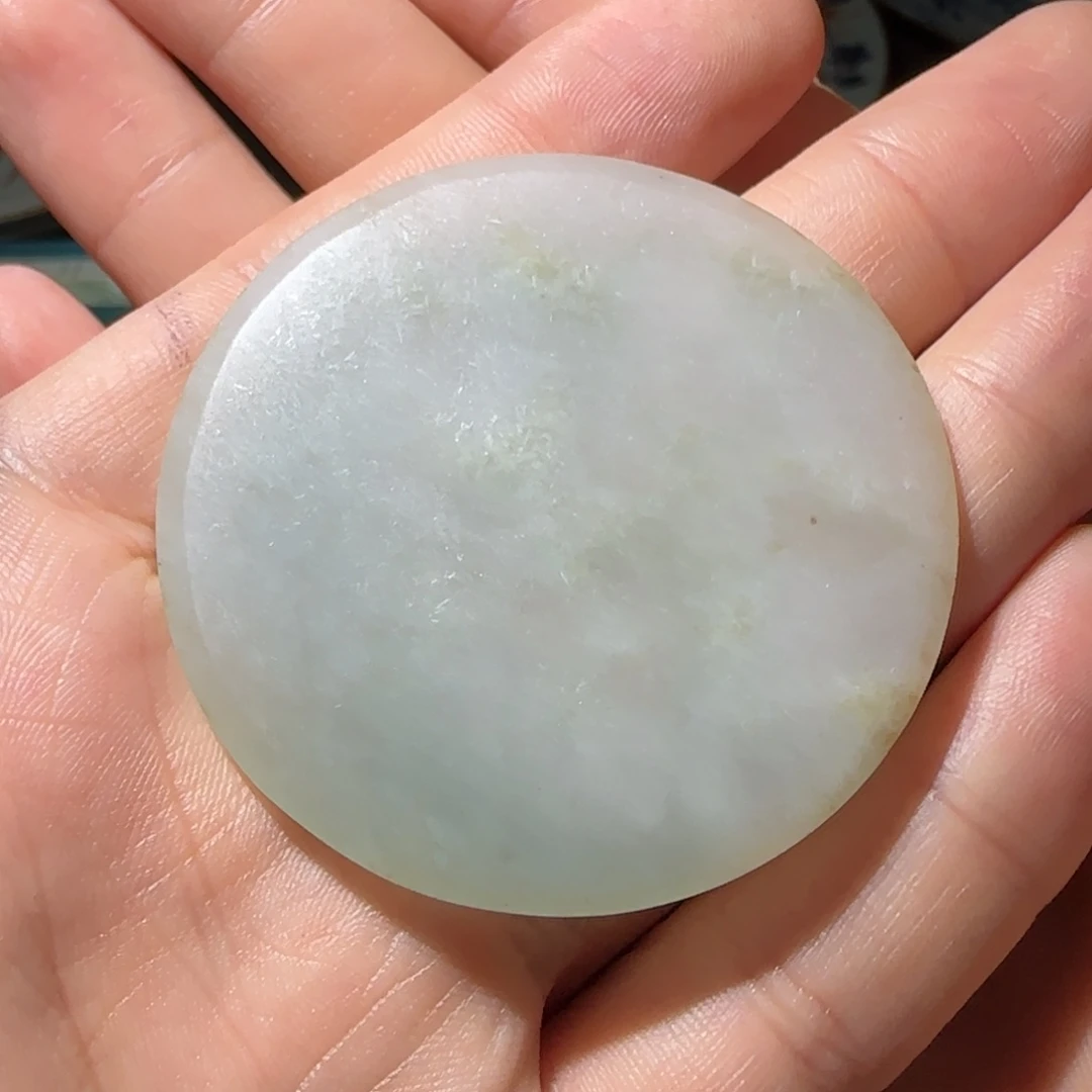 青***草翡翠未镶嵌颈饰可佩戴的哦是好的