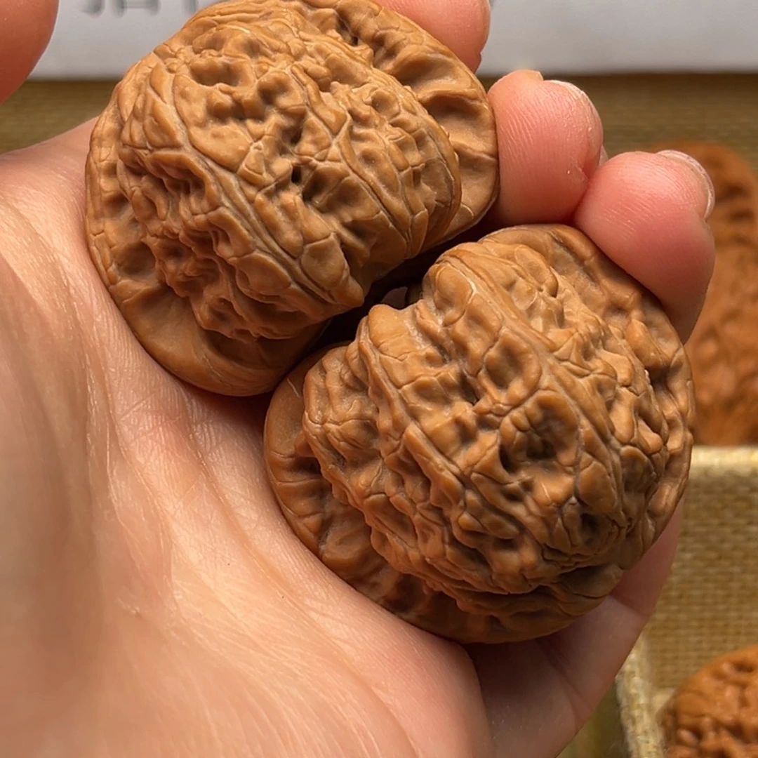 文玩核桃吊坠39白狮子