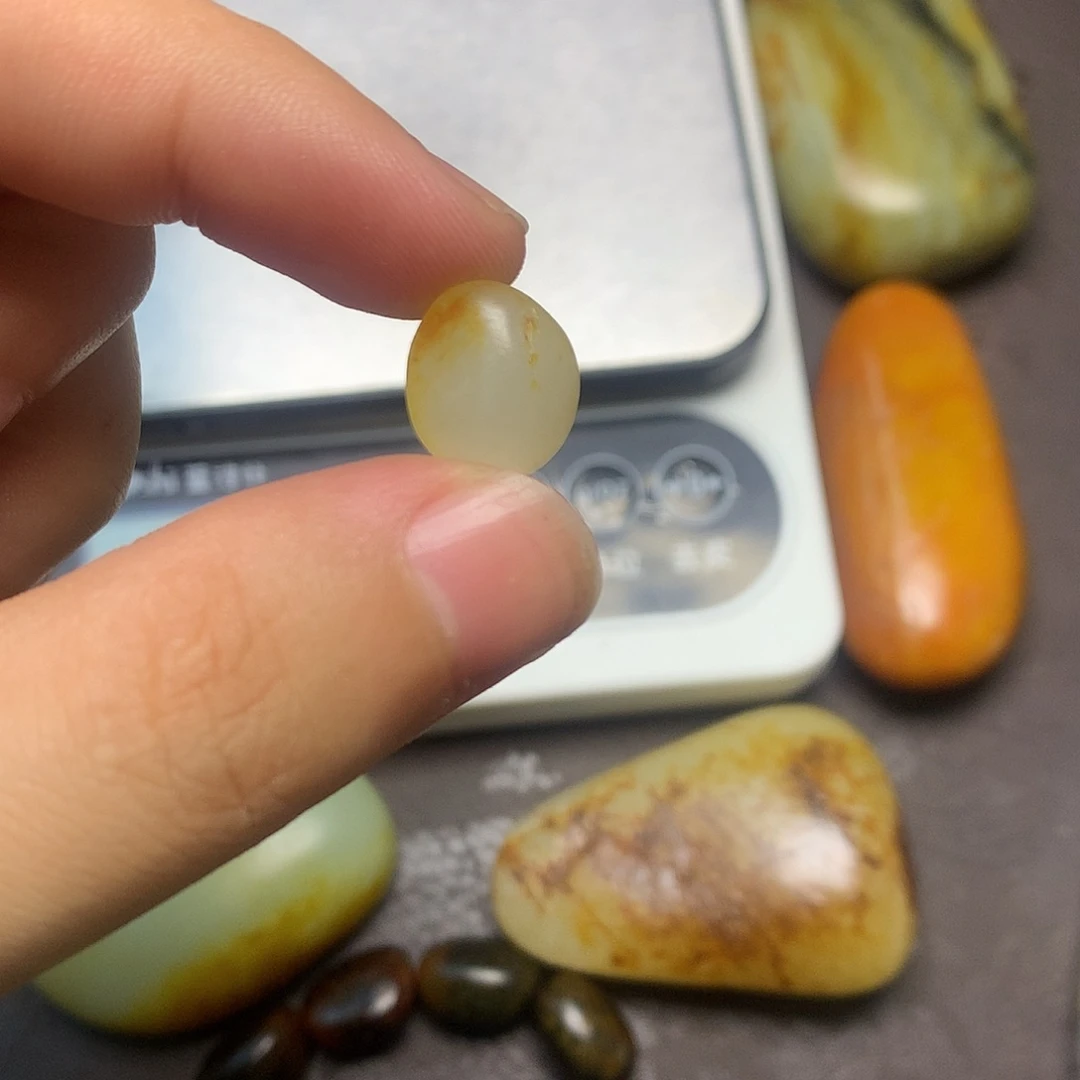 和田玉（糖玉）未镶嵌挂件