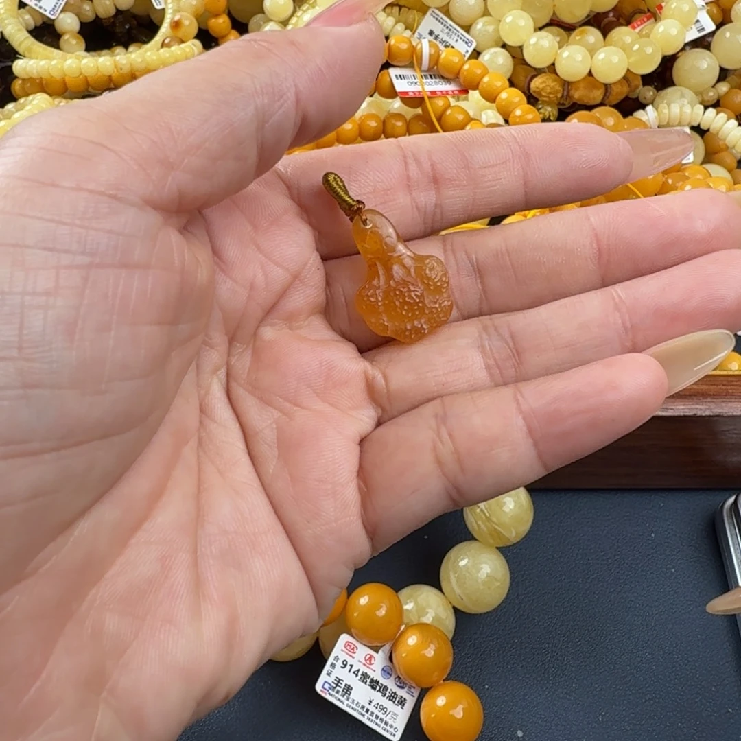 琥珀未镶嵌珠宝奇石