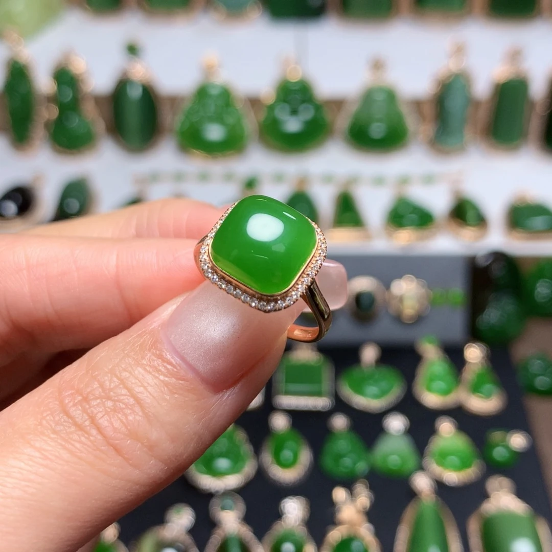 和田玉（碧玉）戒指18K金镶嵌