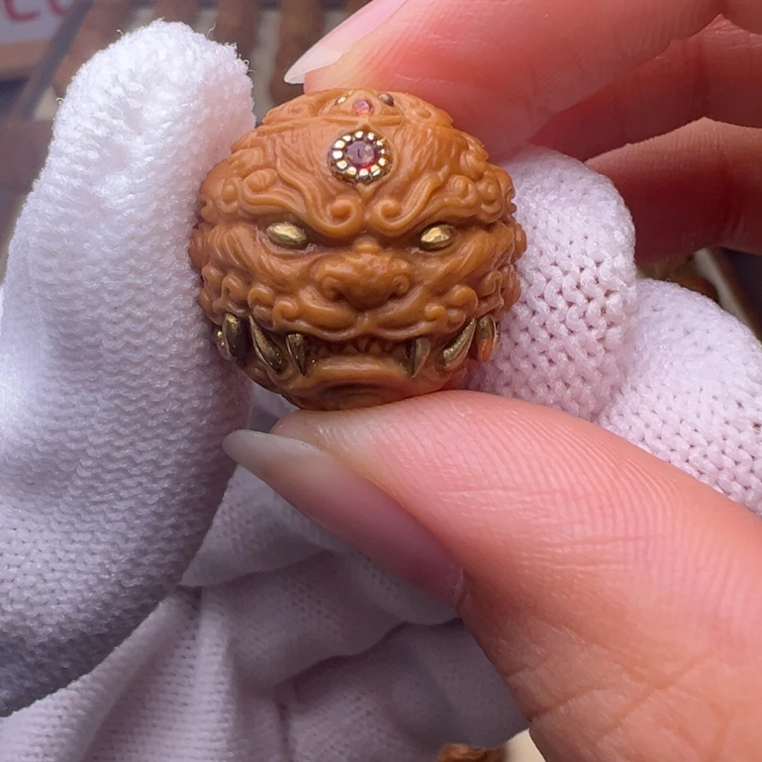 猴头核桃把件镶嵌款唐狮18左右尺寸全品有正常封口线