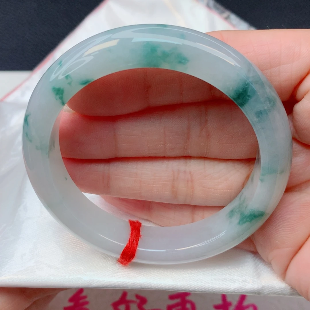翡翠未镶嵌手镯54圈 白冰底飘蓝绿花有棉
