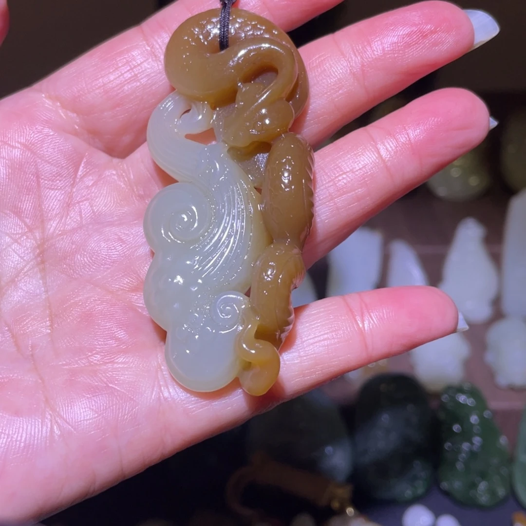 和田玉（糖玉）未镶嵌颈饰
