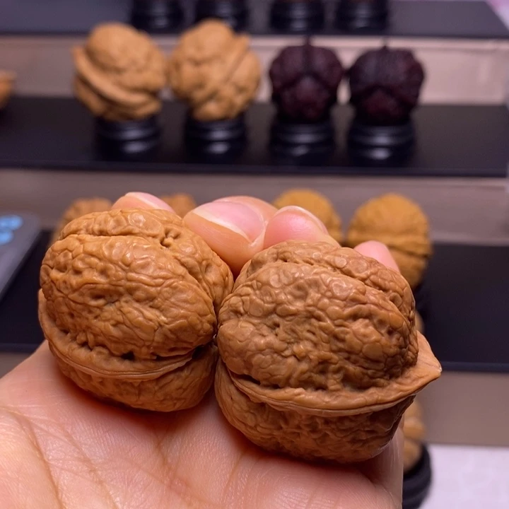 文玩核桃把件琥珀金蟾85