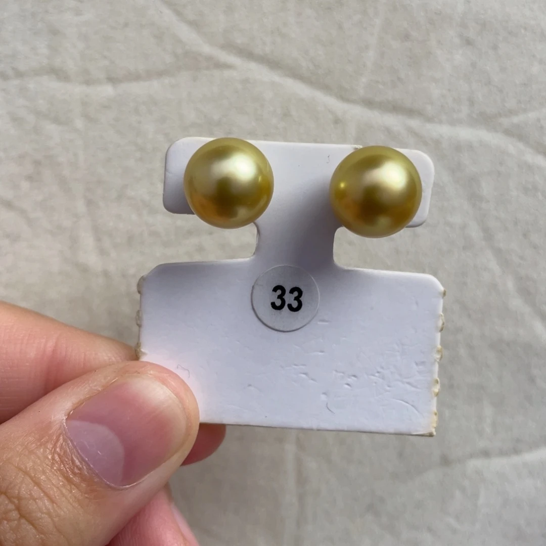 18K金镶嵌海水珍珠耳饰