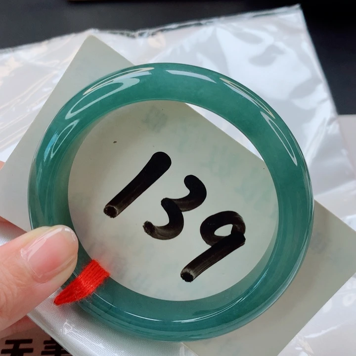 翡翠未镶嵌手镯油青