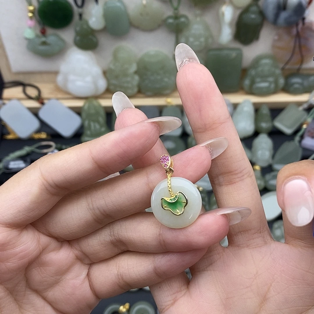 和田玉银S925镶嵌吊坠(赠链)