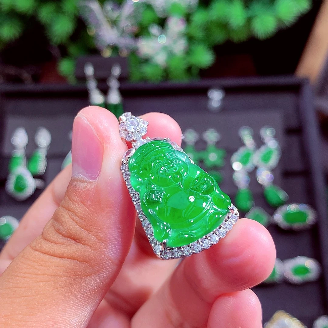 颈饰未镶嵌翡翠天然