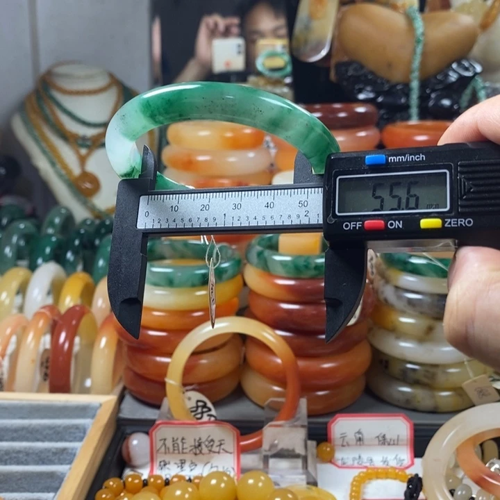 石英质玉（黄龙玉）合金手镯