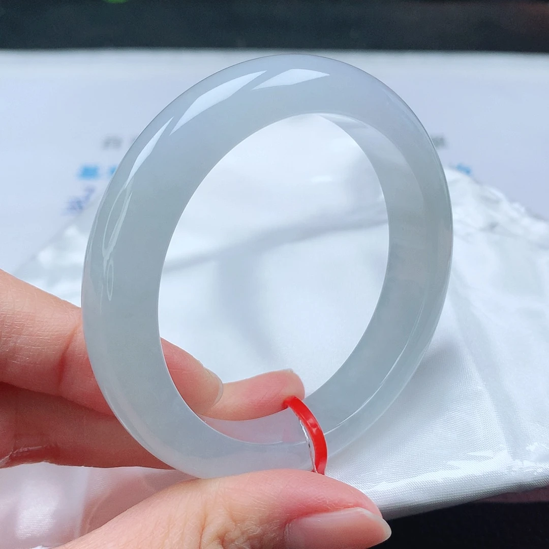 翡翠手镯未镶嵌52圈