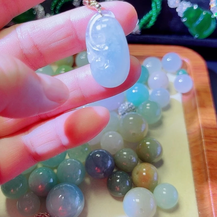 未镶嵌戒指翡翠翡翠吊坠
