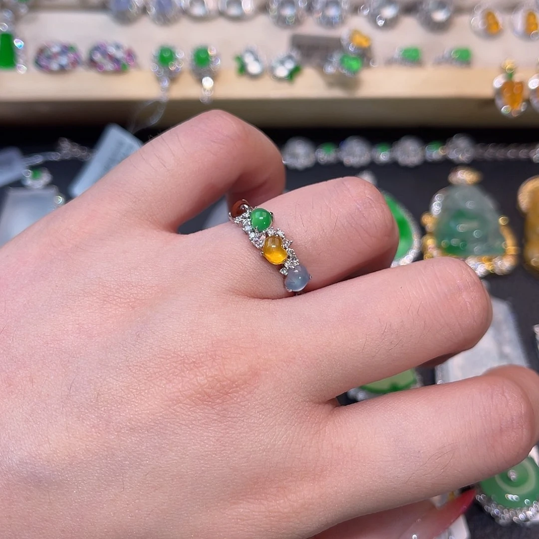 翡翠戒指18K金镶嵌爱心