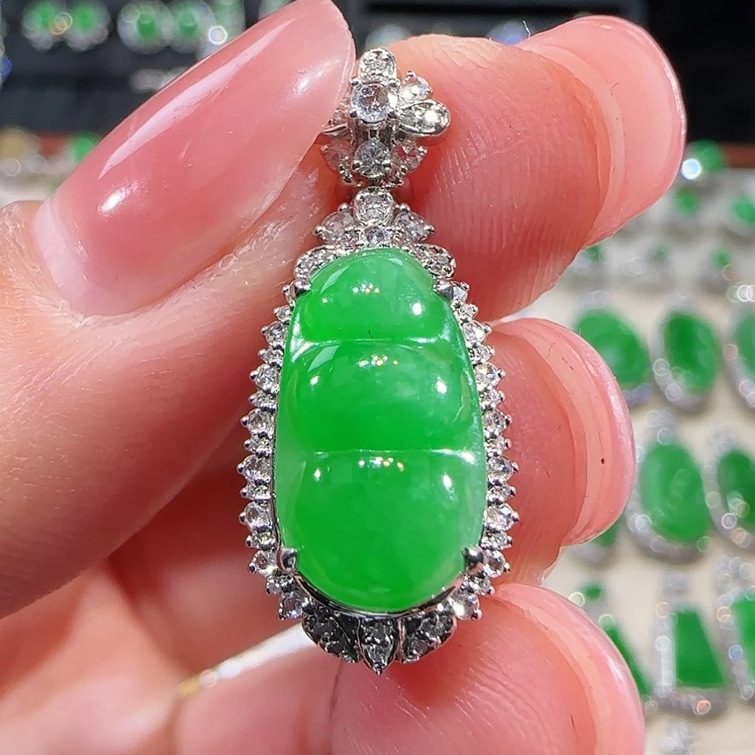 翡翠吊坠(不含链)18K金镶嵌