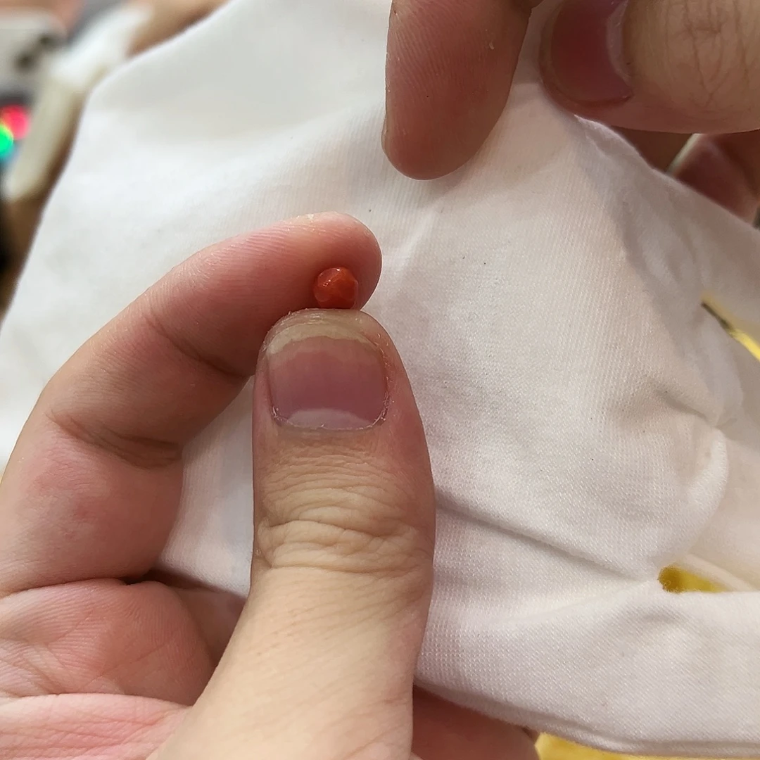 送***心蜜蜡未镶嵌珠宝奇石