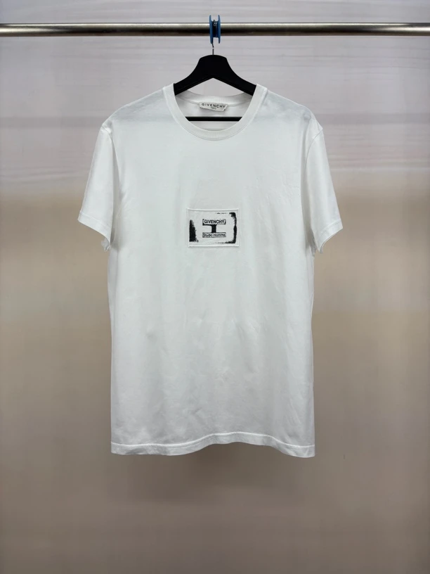 99新 Givenchy/纪梵希 胸口贴布logo短袖/S码/F8315