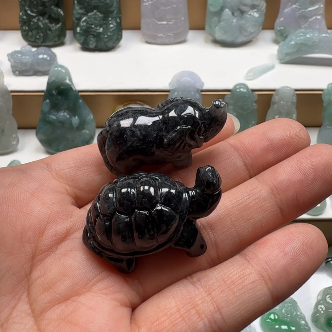 淡***春翡翠未镶嵌颈饰翡翠