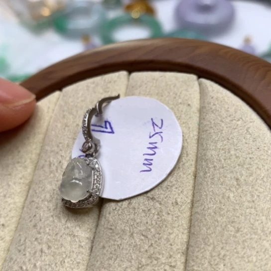 翡翠颈饰银S925镶嵌翡翠