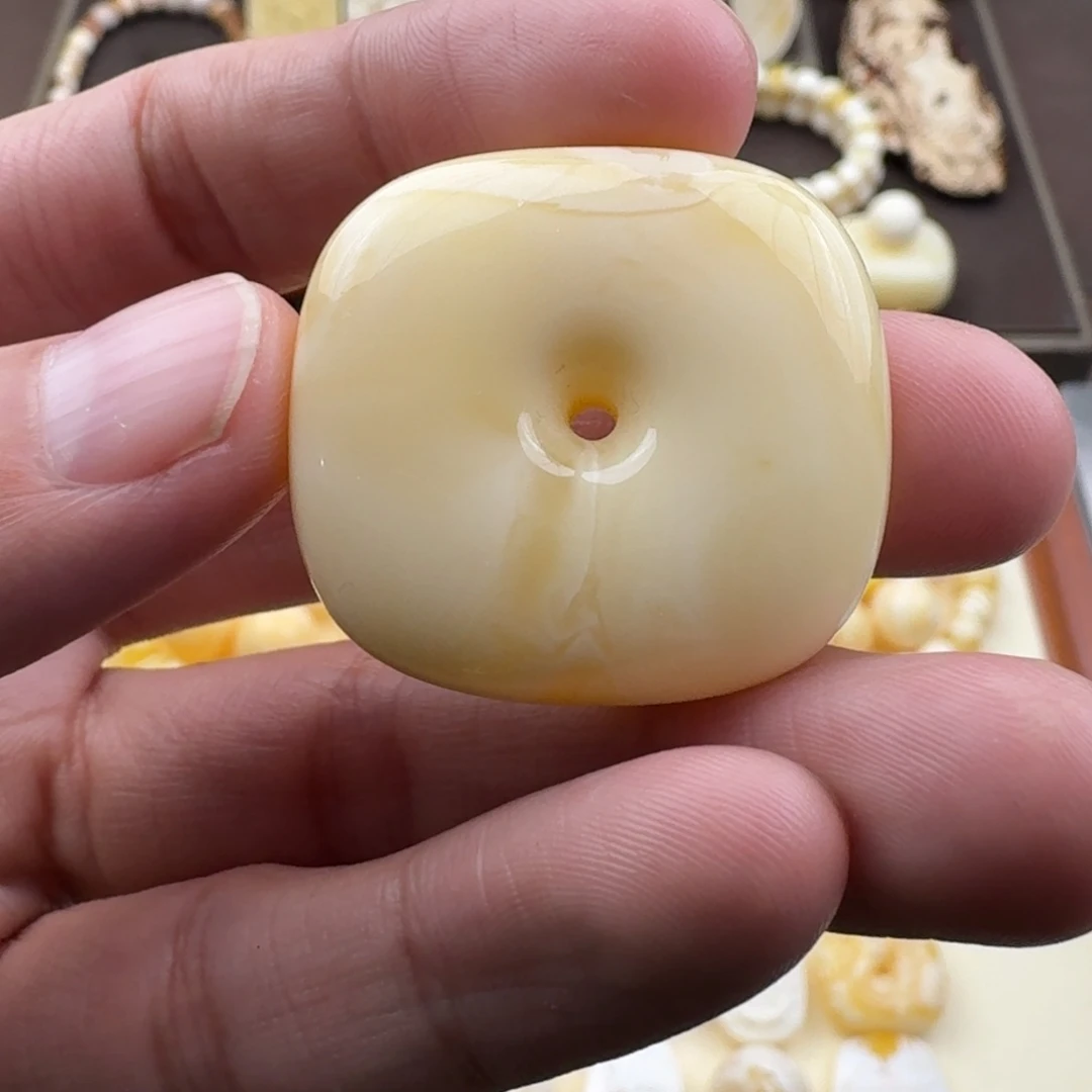 琥珀未镶嵌裸石蜜蜡