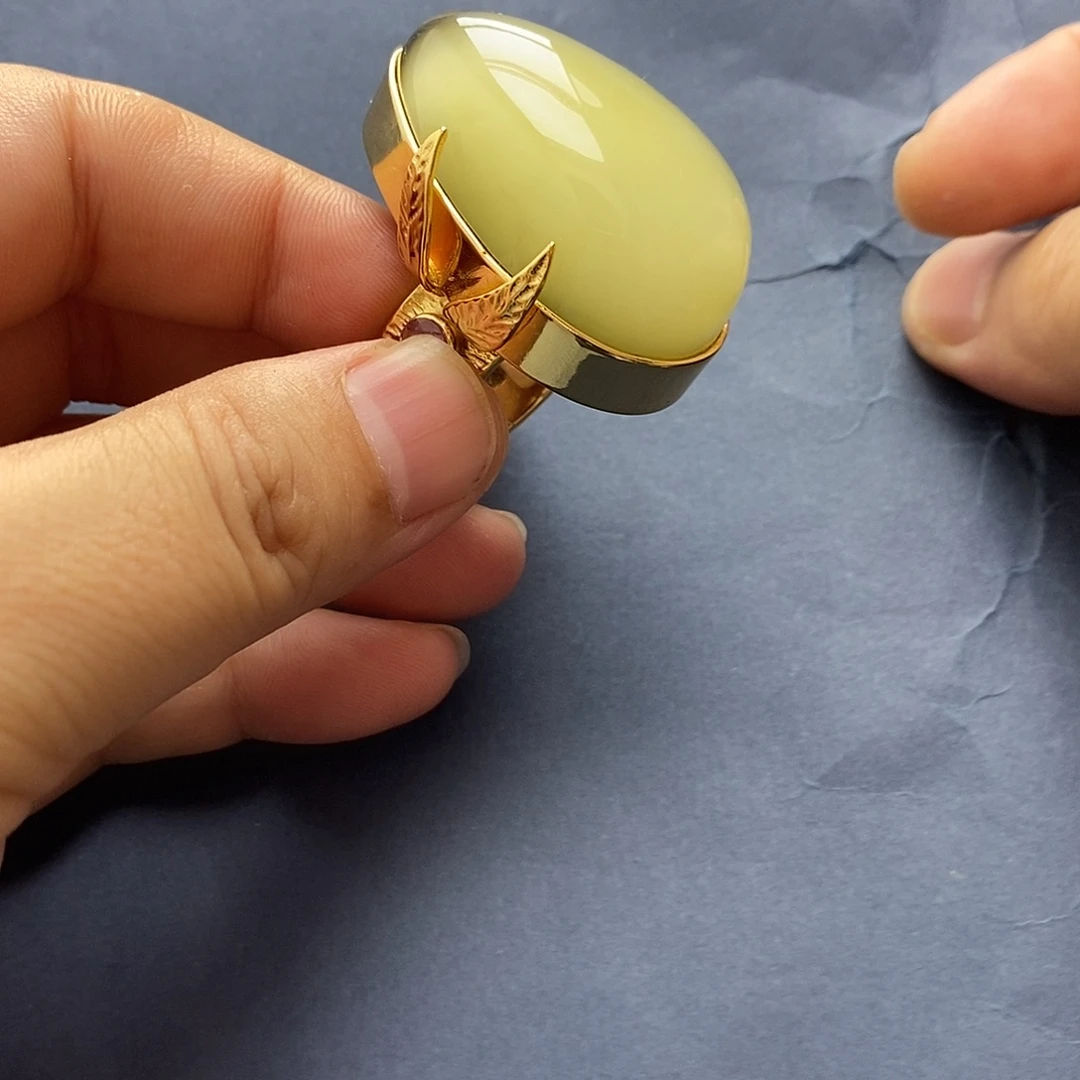 琥珀未镶嵌裸石戒指