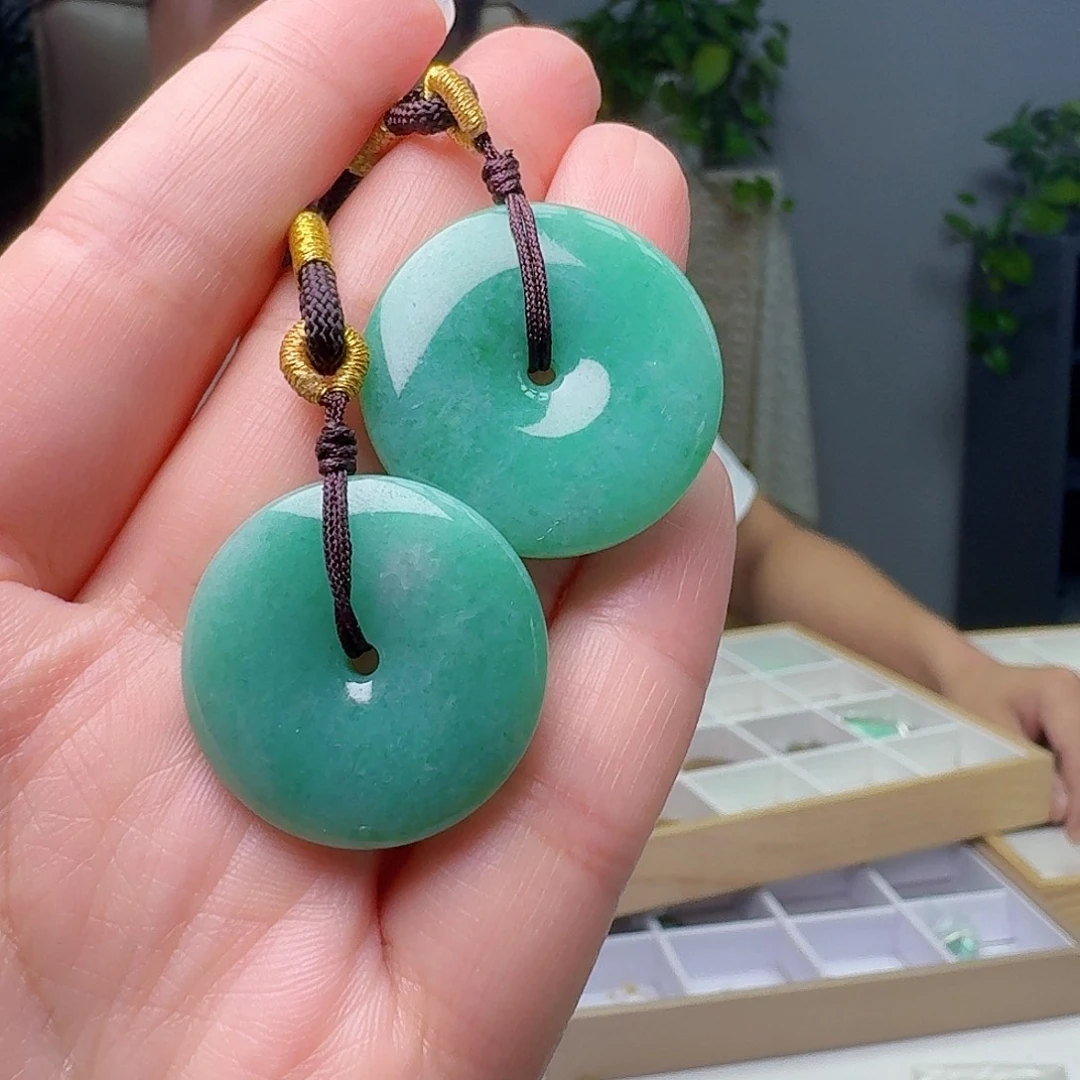 吊坠(赠链)未镶嵌翡翠多样性发货其一