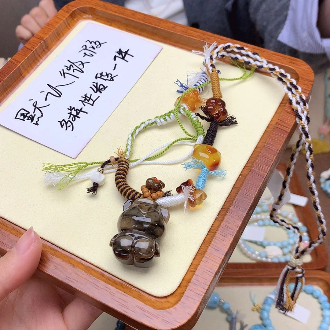 琥珀吊坠(不含链)未镶嵌蜡****。