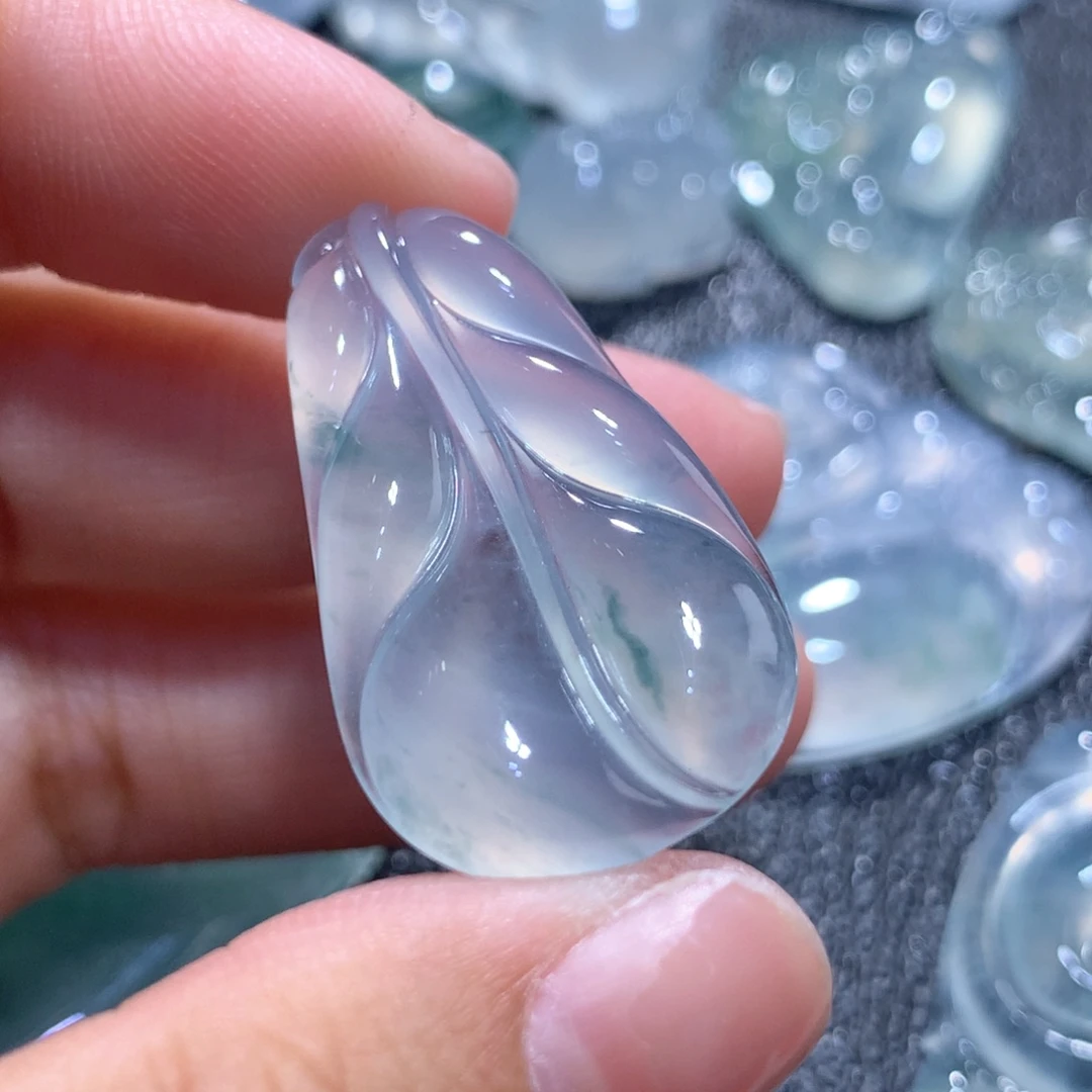 翡翠颈饰未镶嵌缅甸