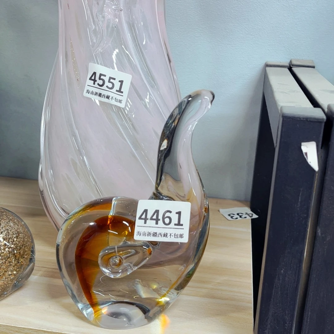 4461 ，家悦琉璃花瓶摆件