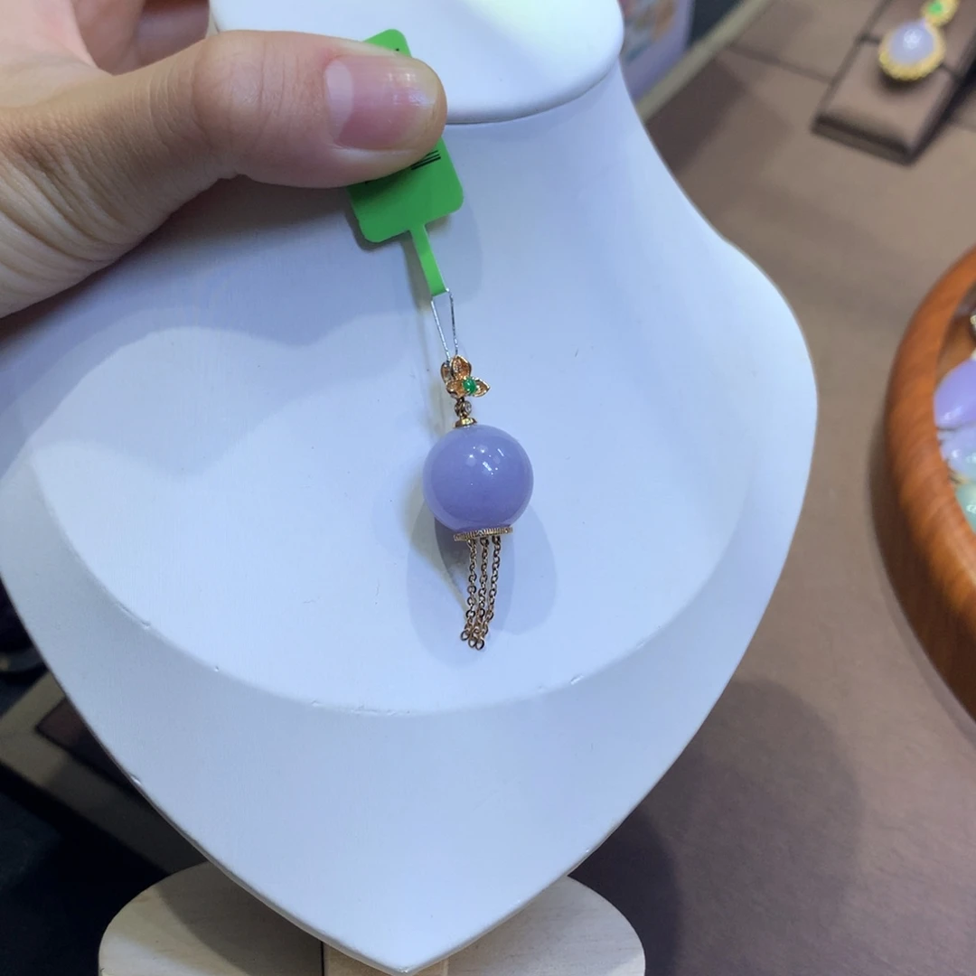 翡翠18K金镶嵌颈饰翡翠