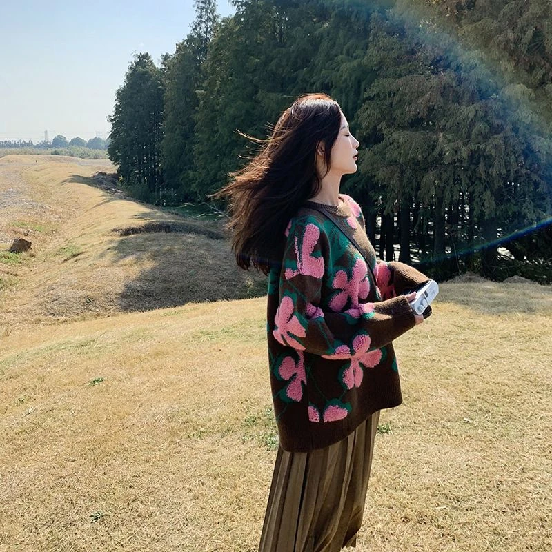 新款复古毛衣女宽松外穿春秋显瘦洋气花朵图案慵懒风针织上衣