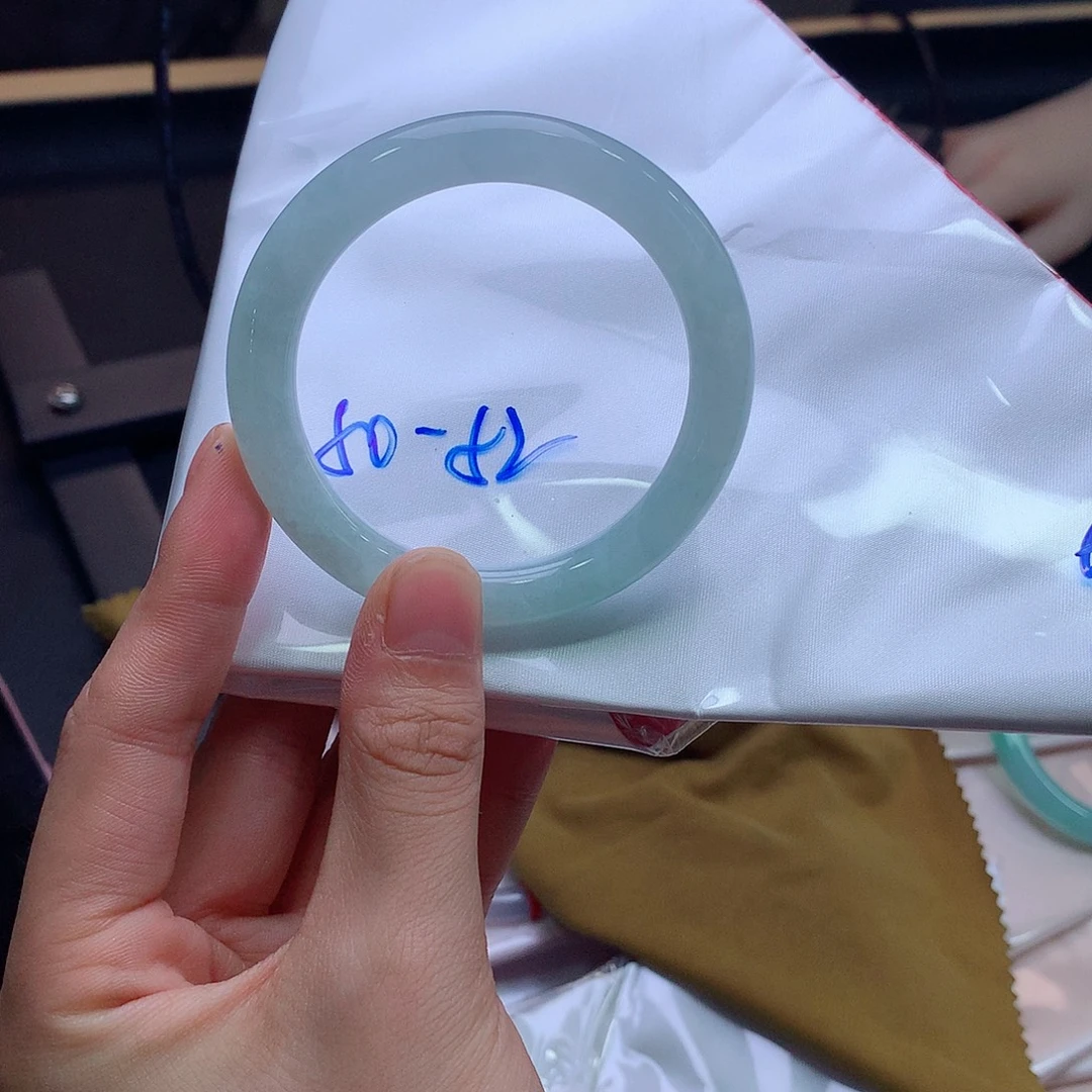未镶嵌手镯翡翠买断