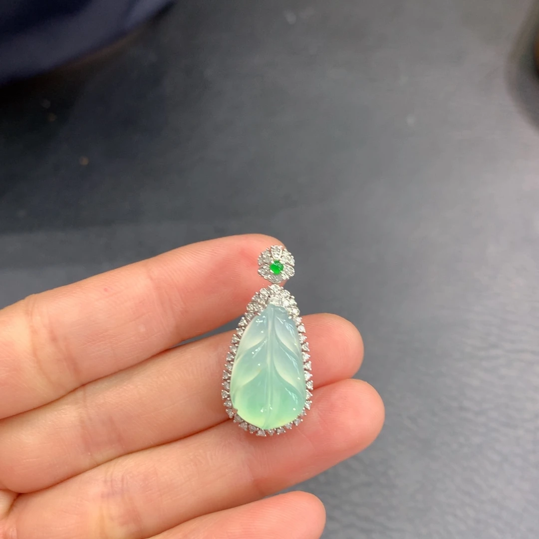 翡翠18K金镶嵌吊坠(不含链)