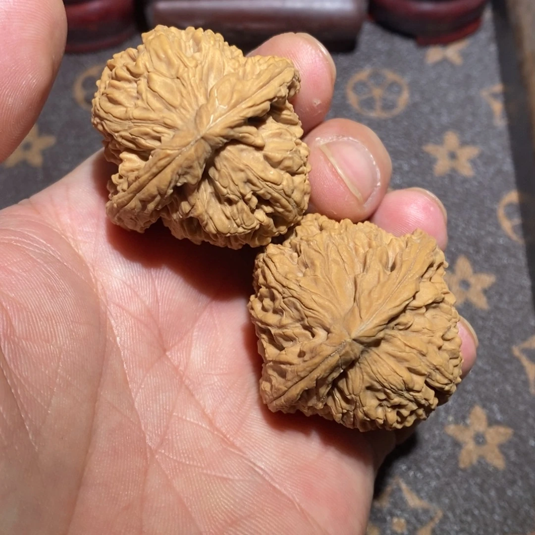 文玩核桃把件南疆石