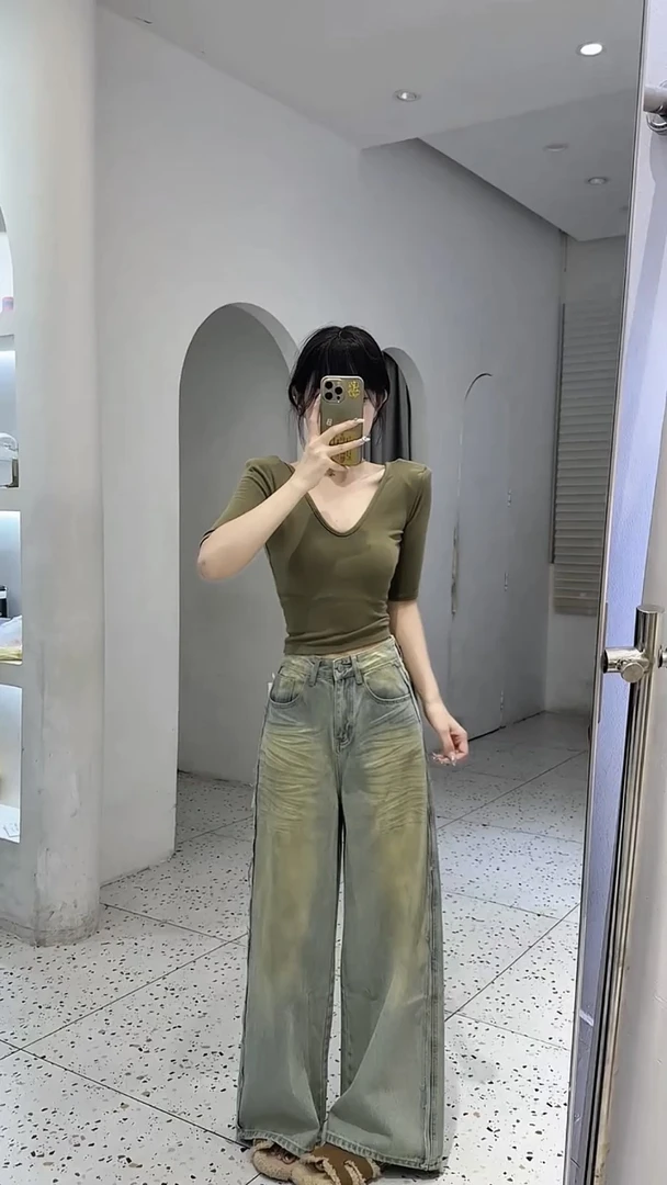 早秋新款2025纯色简约V领五分袖短袖t袖气质正肩洋气百搭打底衫女