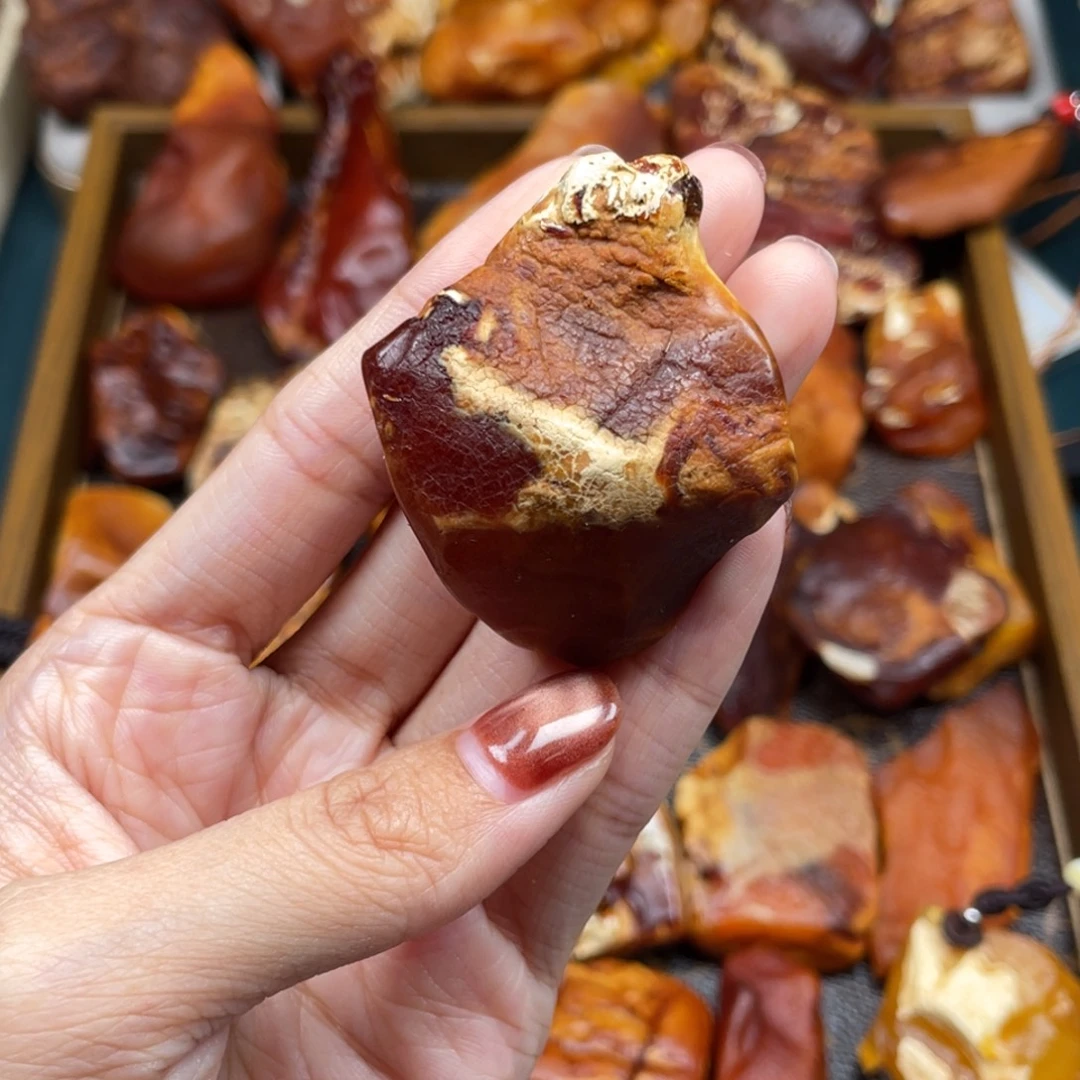 琥珀未镶嵌珠宝奇石