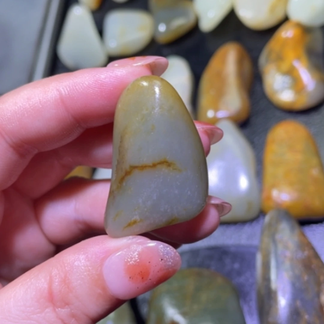 【闪购商品】颈饰未镶嵌和田玉名*