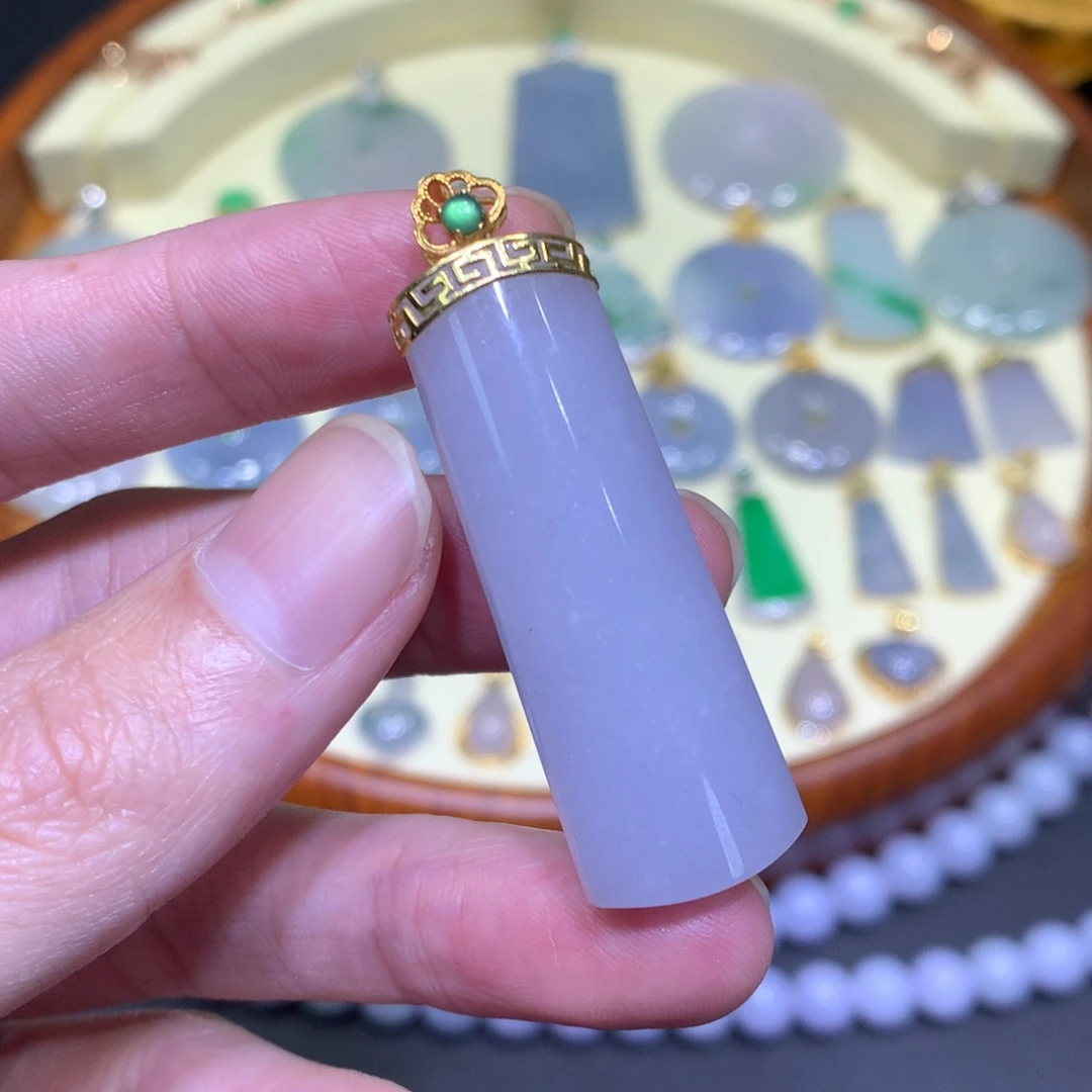 翡翠吊坠(不含链)18K金镶嵌