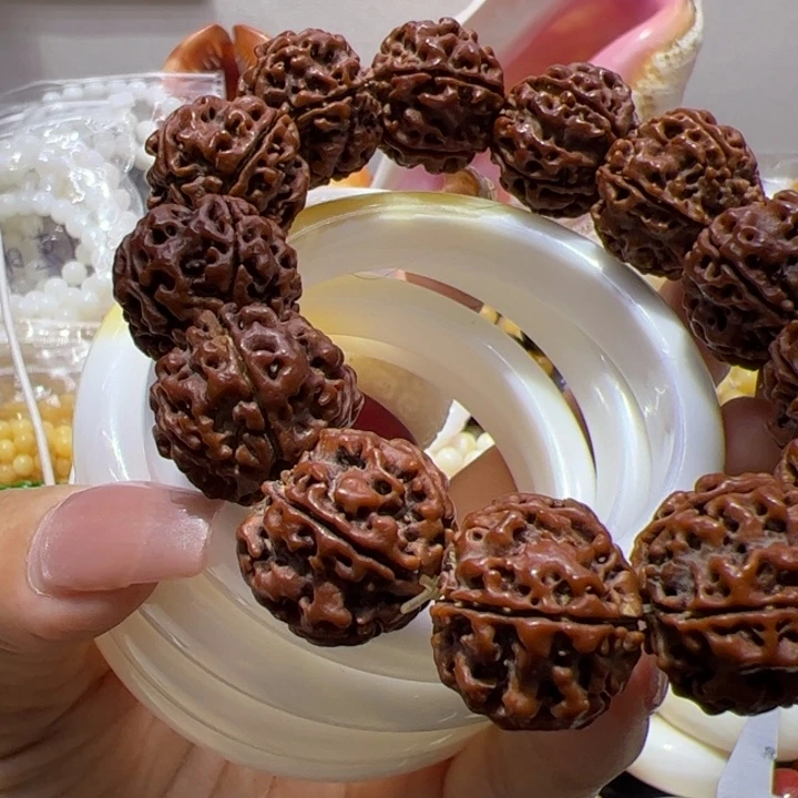 非金属无精品带黄手镯布礼盒