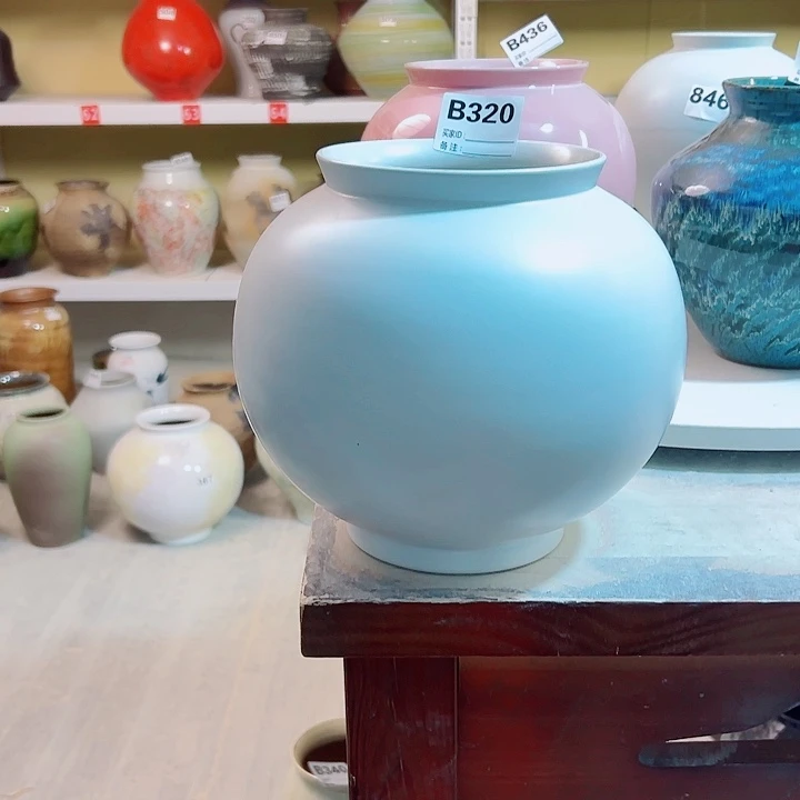 白泥花瓶高22口13。320