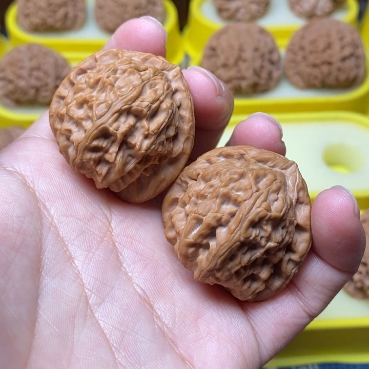 文玩核桃三角白37