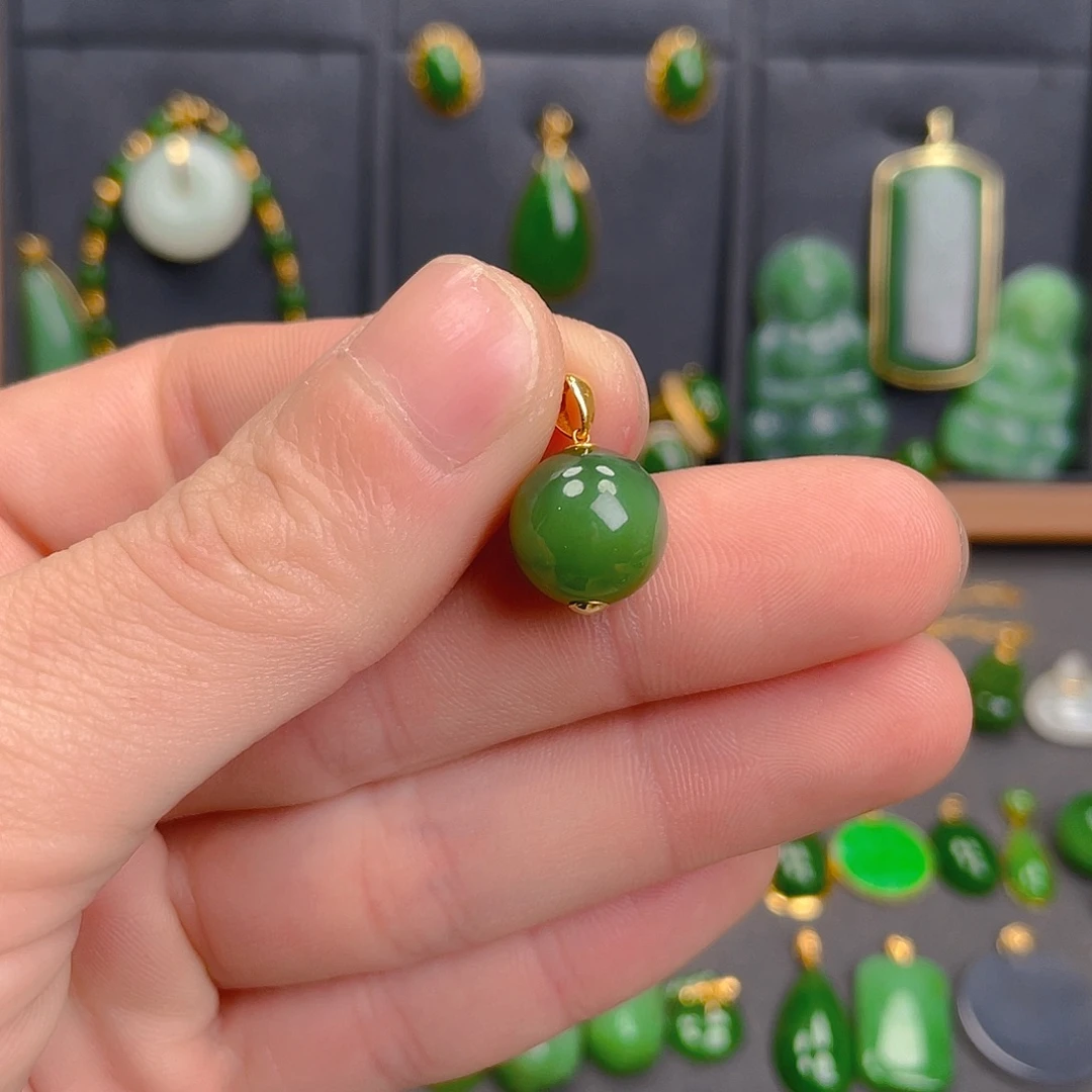 和田玉（碧玉）18K金镶嵌吊坠(不含链)