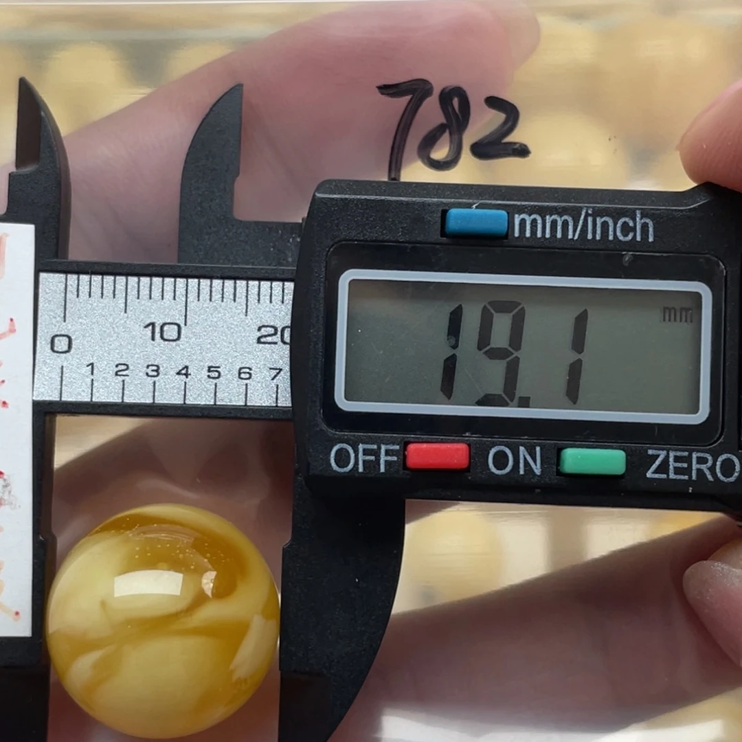 蜜蜡裸石未镶嵌.*z蜜蜡