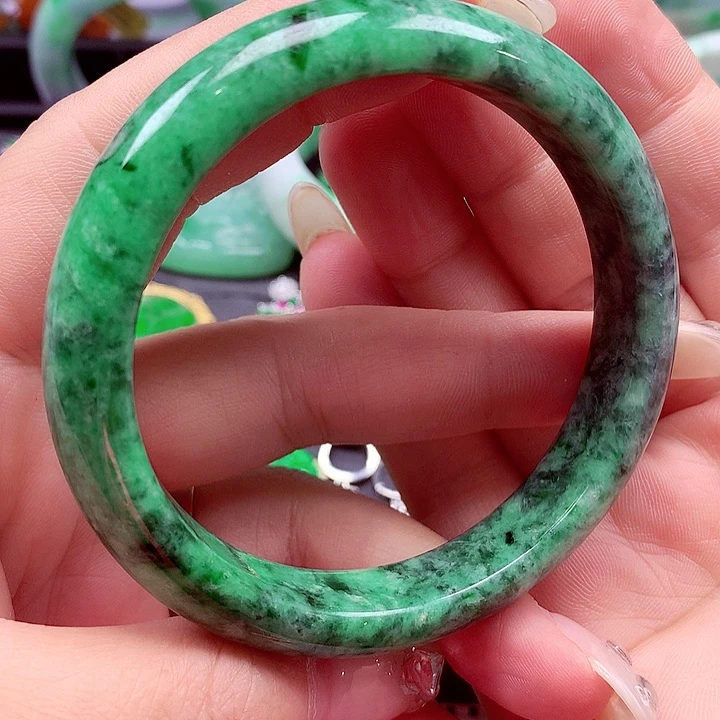 翡翠未镶嵌手镯翡翠手镯