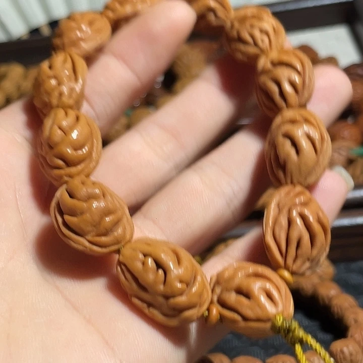 C***F碧桃核肌肉纹手串