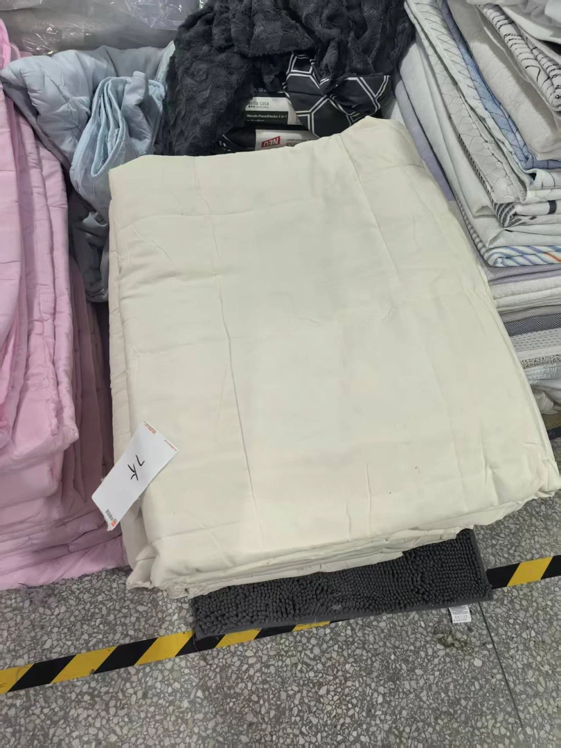 《厚广家》3楼200×230黄色表面化纤100%羊毛被 发1张4.5斤