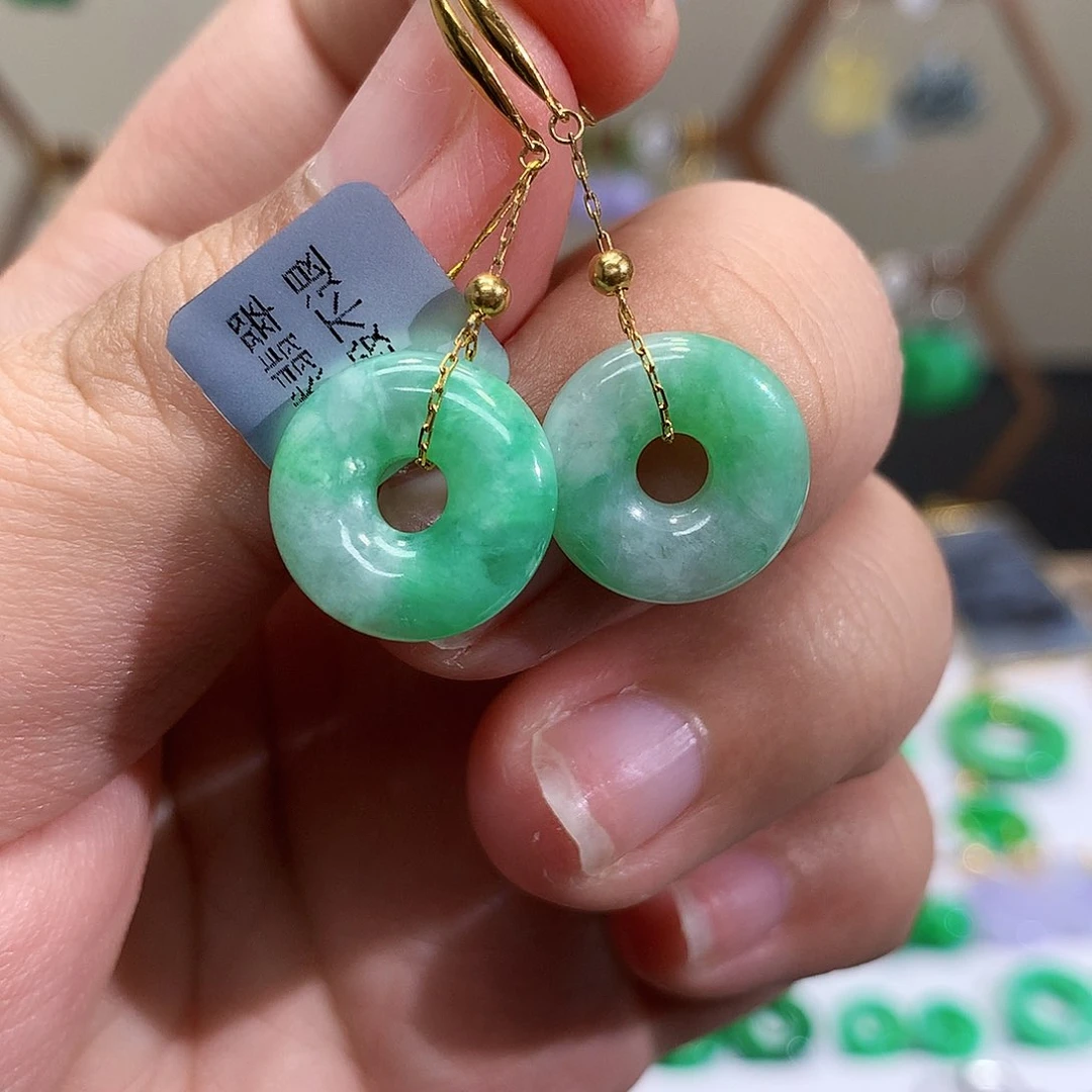 18K金镶嵌翡翠耳饰天然翡翠耳饰