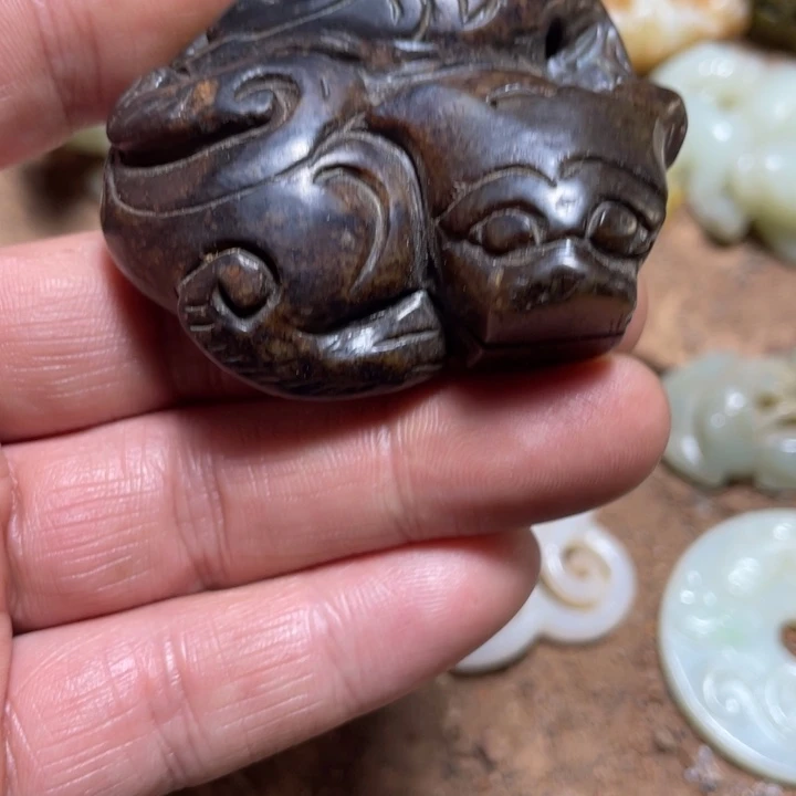 和田玉（糖玉）未镶嵌颈饰