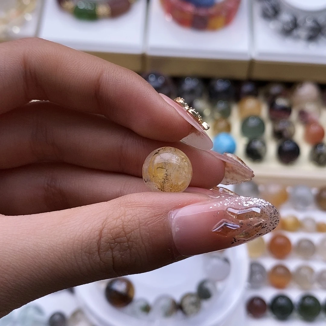 水晶颈饰未镶嵌，