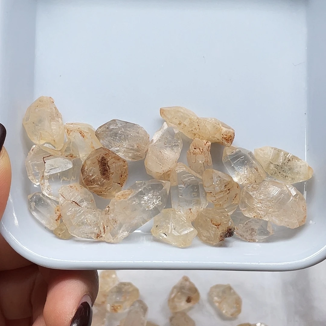 水晶未镶嵌珠宝半成品1红泥骸骨