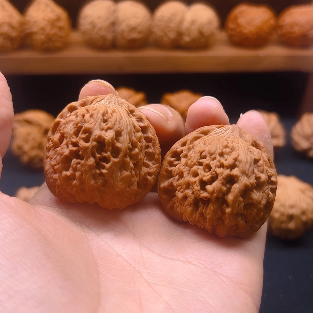 问***岁把件核桃满天星41全品